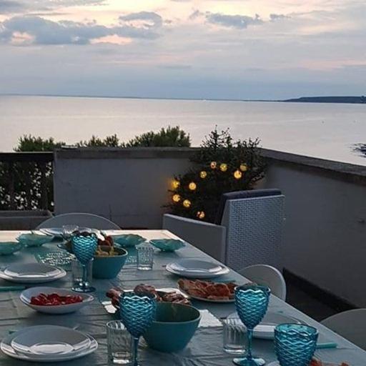 Suite Con Terrazzo Sul Mare E Discesa In Spiaggia A Gallipoli Exterior photo