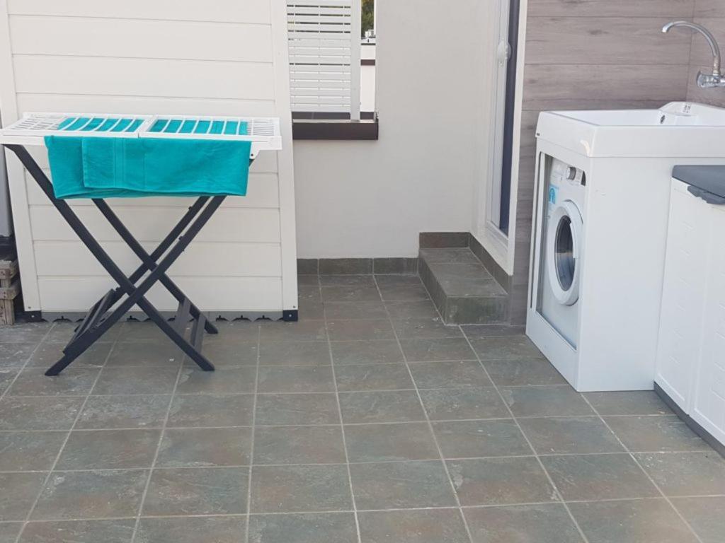 Suite Con Terrazzo Sul Mare E Discesa In Spiaggia A Gallipoli Exterior photo