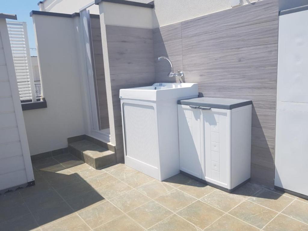 Suite Con Terrazzo Sul Mare E Discesa In Spiaggia A Gallipoli Exterior photo