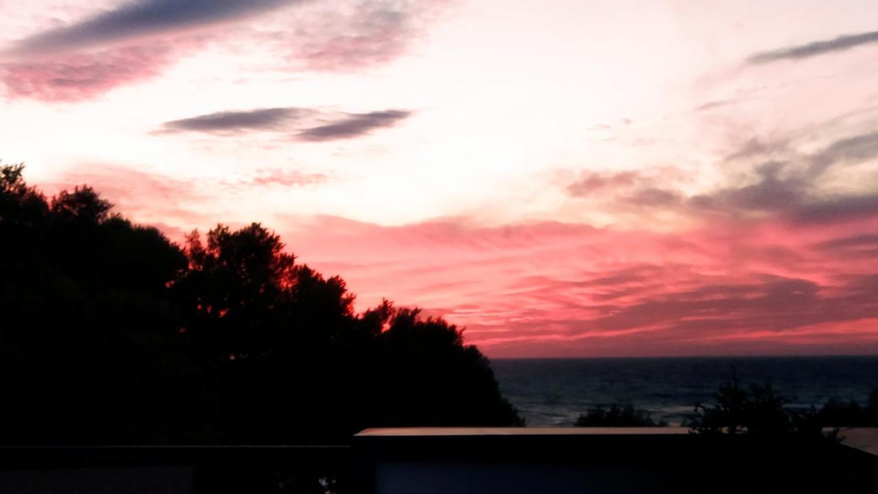 Suite Con Terrazzo Sul Mare E Discesa In Spiaggia A Gallipoli Exterior photo