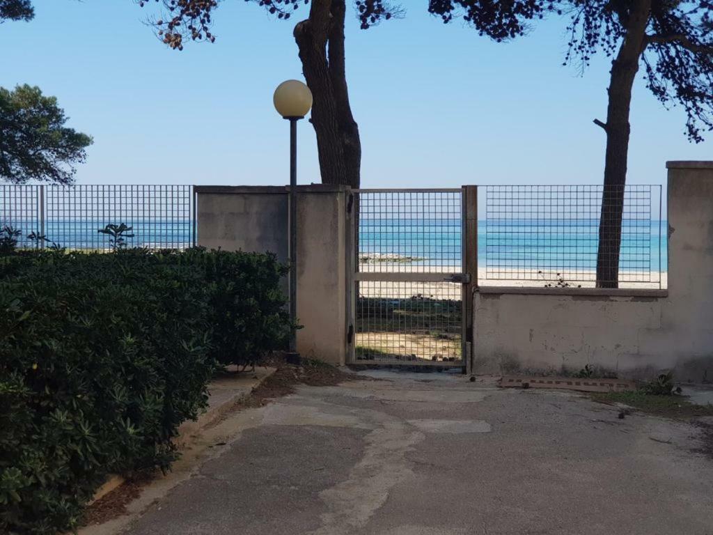 Suite Con Terrazzo Sul Mare E Discesa In Spiaggia A Gallipoli Exterior photo
